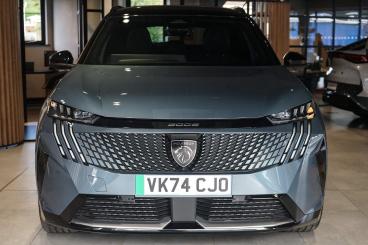 SPOTICAR Peugeot 5008 E-5008 73kwh Gt Auto 5dr (11kw Charger) Used Car - Mpv Electric Blue - Stourbridge - 1200627179_4