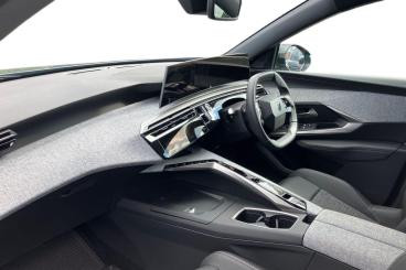 SPOTICAR Peugeot 5008 E-5008 73kwh Allure Auto 5dr (11kw Charger) Used Car - Mpv Electric Blue - Newbury - 1200630197_2
