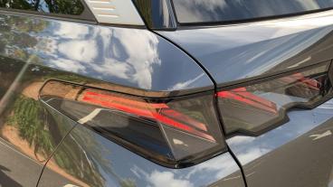 SPOTICAR Peugeot 5008 E-5008 73kwh Gt Auto 5dr (11kw Charger) Used Car - Mpv Electric Grey - Walton On Thames - 1200630657_5