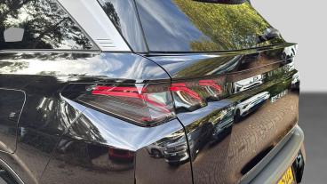 SPOTICAR Peugeot 5008 E-5008 73kwh Gt Auto 5dr (11kw Charger) Used Car - Mpv Electric Black - Godalming - 1200643208_5