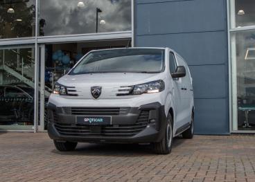 SPOTICAR Peugeot Expert E-expert 75kwh Professional Standard Panel Van Auto Mwb 6dr Used Car - Commercial Vehicle Electric White - Aldershot - 1200541502_3