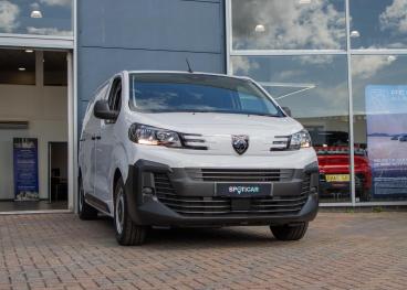 SPOTICAR Peugeot Expert E-expert 75kwh Professional Standard Panel Van Auto Mwb 6dr Used Car - Commercial Vehicle Electric White - Aldershot - 1200541502_5