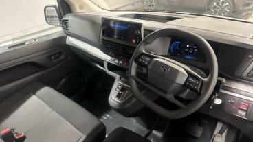 SPOTICAR Peugeot Expert E-expert 75kwh Professional Standard Panel Van Auto Mwb 6dr Used Car - Commercial Vehicle Electric White - West London - 1200563048_4