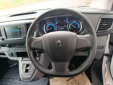 SPOTICAR Peugeot Expert E-expert E 1200 75kwh Professional Standard Panel Van Auto Used Car - Commercial Vehicle Electric White - Aylesbury - 1200605911_3