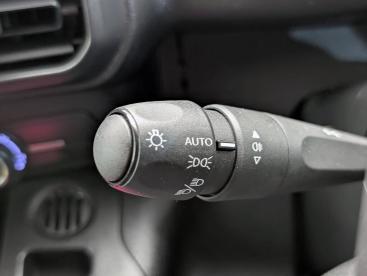 SPOTICAR Peugeot Partner E-partner 800 50kwh Professional Premium + Standard Panel Va Used Car - Commercial Vehicle Electric White - County Antrim - 1200545518_5