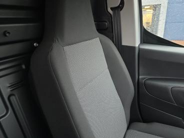 SPOTICAR Peugeot Partner E-partner 800 50kwh Professional Premium + Standard Panel Va Used Car - Commercial Vehicle Electric White - Workington - 1200545958_3