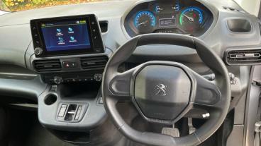 SPOTICAR Peugeot Partner E-partner 800 50kwh Professional Premium Standard Panel Van Used Car - Commercial Vehicle Electric Grey - Hatfield - 1200553104_4