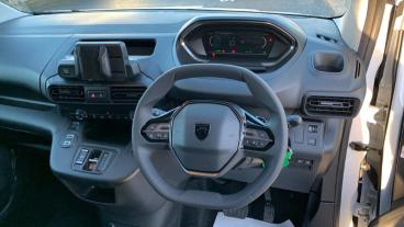 SPOTICAR Peugeot Partner E-partner 800 52kwh Professional Standard Panel Van Auto Swb Used Car - Commercial Vehicle Electric White - Walton On Thames - 1200560569_4