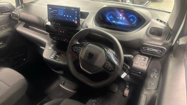 SPOTICAR Peugeot Partner E-partner 750 52kwh Professional Long Panel Van Auto Lwb 6dr Used Car - Commercial Vehicle Electric White - West London - 1200563050_4