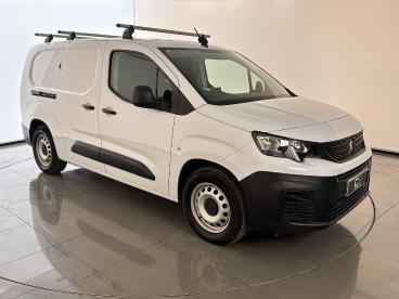 SPOTICAR Peugeot Partner E-partner 800 50kwh Professional Premium Standard Panel Van Used Car - Commercial Vehicle Electric White - Croxdale - 1200582723_1