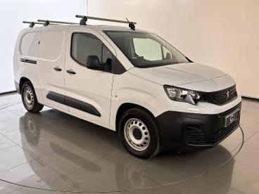 SPOTICAR Peugeot Partner E-partner 800 50kwh Professional Premium Standard Panel Van Used Car - Commercial Vehicle Electric White - Croxdale - 1200582723_5
