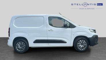 SPOTICAR Peugeot Partner E-partner 800 52kwh Asphalt Standard Panel Van Auto Swb 5dr Used Car - Commercial Vehicle Electric White - Leicester - 1200603773_2