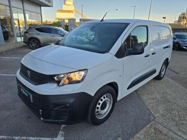 SPOTICAR Peugeot Partner E-partner 700 50kwh Professional Premium + Long Crew Van Aut Used Car - Commercial Vehicle Electric White - Southampton - 1200641494_3
