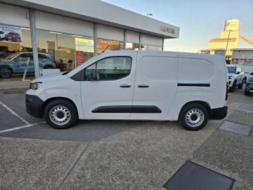 SPOTICAR Peugeot Partner E-partner 700 50kwh Professional Premium + Long Crew Van Aut Used Car - Commercial Vehicle Electric White - Southampton - 1200641494_4