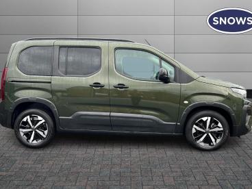 SPOTICAR Peugeot Rifter E-rifter 52kwh Gt Standard Mpv Auto 5dr (7.4kw Charger) Used Car - Mpv Electric Green - Romsey - 1200563200_4