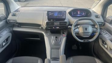 SPOTICAR Peugeot Rifter E-rifter 52kwh Gt Long Mpv Auto 5dr (7.4kw Charger) Used Car - Mpv Electric Black - Stockport - 1200569691_5