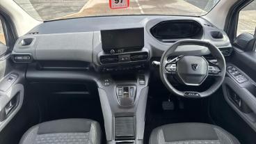 SPOTICAR Peugeot Rifter E-rifter 52kwh Gt Standard Mpv Auto 5dr (7.4kw Charger) Used Car - Mpv Electric Green - Liverpool - 1200579639_4