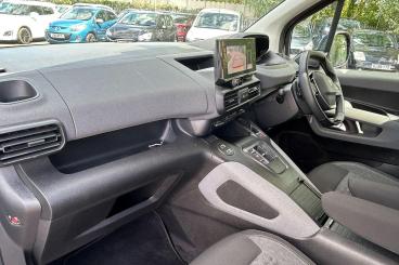 SPOTICAR Peugeot Rifter E-rifter 52kwh Gt Long Mpv Auto 5dr (7.4kw Charger) Used Car - Mpv Electric Blue - Taunton - 1200614929_2