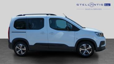 SPOTICAR Peugeot Rifter E-rifter 50kwh Gt Standard Mpv Auto 5dr (7.4kw Charger) Used Car - Mpv Electric White - Crawley - 1200615013_2