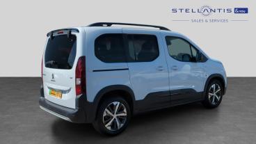 SPOTICAR Peugeot Rifter E-rifter 50kwh Gt Standard Mpv Auto 5dr (7.4kw Charger) Used Car - Mpv Electric White - Crawley - 1200615013_3