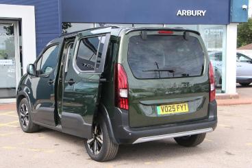 SPOTICAR Peugeot Rifter E-rifter 52kwh Gt Standard Mpv Auto 5dr (11kw Charger) Used Car - Mpv Electric Green - Bulkington - 1200621410_3