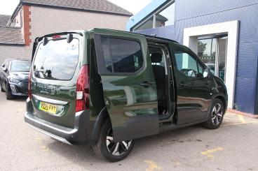 SPOTICAR Peugeot Rifter E-rifter 52kwh Gt Standard Mpv Auto 5dr (11kw Charger) Used Car - Mpv Electric Green - Bulkington - 1200621410_5