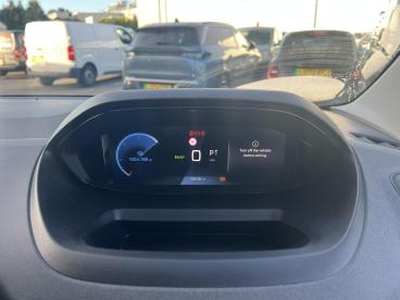 SPOTICAR Peugeot Rifter E-rifter 52kwh Gt Standard Mpv Auto 5dr (11kw Charger) Used Car - Mpv Electric Green - Watford - 1200643091_3