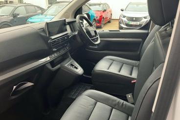 SPOTICAR Peugeot Traveller E-traveller 75kwh Allure Standard Mpv Auto Mwb 5dr (8 Seat, 11 Used Car - Mpv Electric Grey - Dartford - 1200581646_3