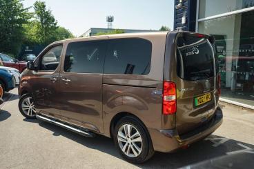 SPOTICAR Peugeot Traveller E-traveller 50kwh Allure Standard Mpv Auto Mwb 5dr (8 Seat, 7. Used Car - Mpv Electric Brown - Leamington - 1200612931_2