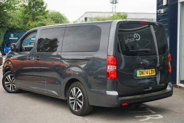 SPOTICAR Peugeot Traveller E-traveller 50kwh Allure Long Mpv Auto Lwb 5dr (8 Seat, 7.4kw Used Car - Mpv Electric Grey - Leamington - 1200615918_2