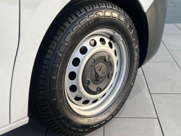 SPOTICAR Peugeot Expert E- Standard 1000 100kw 50kwh Professional Premium Used Car - Commercial Vehicle Electric White - Bridgend - 1200475124_4