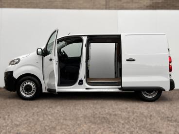 SPOTICAR Peugeot Expert 1.5 Bluehdi 1000 Professional Premium Standard Pan Used Car - Commercial Vehicle Diesel White - Preston - 1200563347_3