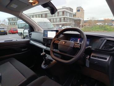 SPOTICAR Peugeot Expert 1.5 Bluehdi Professional Standard Panel Van Standa Used Car - Commercial Vehicle Diesel White - Aylesbury - 1200565920_5