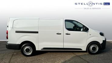 SPOTICAR Peugeot Expert 2.0 Bluehdi Professional Long Panel Van Eat8 Long Used Car - Commercial Vehicle Diesel White - Romford - 1200582624_2