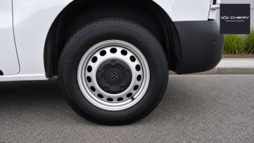 SPOTICAR Peugeot Expert 2.0 Bluehdi Professional Standard Panel Van Standa Used Car - Commercial Vehicle Diesel White - Letchworth - 1200617526_5