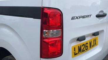 SPOTICAR Peugeot Expert 1.5 Professional M Euro 6 (s/s) 6dr Used Car - Commercial Vehicle Diesel White - Hatfield - 1200620627_5