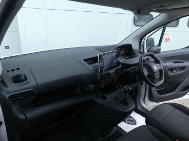 SPOTICAR Peugeot Partner 1.5 Bluehdi 1000 Professional Premium Standard Pan Used Car - Commercial Vehicle Diesel White - Devizes - 1200555186_2