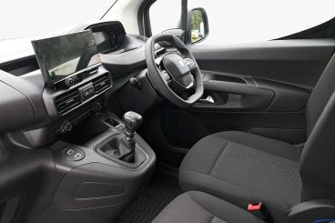 SPOTICAR Peugeot Partner 1.5 Bluehdi 1000 Professional-plus Standard Panel Used Car - Commercial Vehicle Diesel White - Telford - 1200562033_2