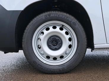 SPOTICAR Peugeot Partner 1.5 Bluehdi 1000 Professional-plus Standard Panel Used Car - Commercial Vehicle Diesel White - Telford - 1200562033_5