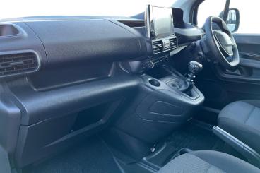 SPOTICAR Peugeot Partner 1.5 Bluehdi 1000 Professional Premium + Standard P Used Car - Commercial Vehicle Diesel White - Basildon - 1200563971_2