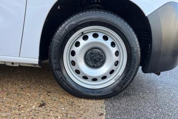 SPOTICAR Peugeot Partner 1.5 Bluehdi 1000 Professional Premium + Standard P Used Car - Commercial Vehicle Diesel White - Basildon - 1200563971_5