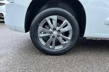 SPOTICAR Peugeot Partner 1.5 Bluehdi 1000 Asphalt Premium Standard Panel Va Used Car - Commercial Vehicle Diesel White - Basildon - 1200572579_5