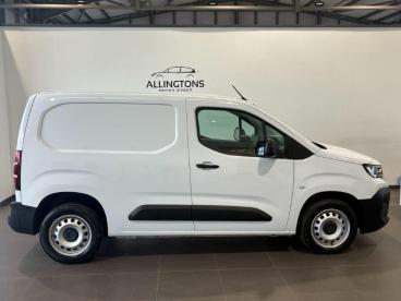 SPOTICAR Peugeot Partner 1.5 Bluehdi 1000 Professional Standard Panel Van S Used Car - Commercial Vehicle Diesel White - Ashington - 1200587469_4