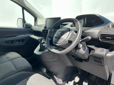 SPOTICAR Peugeot Partner 1.5 Bluehdi 1000 Professional Premium + Standard P Used Car - Commercial Vehicle Diesel White - Preston - 1200602557_5