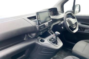 SPOTICAR Peugeot Partner 1.5 Bluehdi 1000 Professional Premium + Standard P Used Car - Commercial Vehicle Diesel White - Basildon - 1200603148_2