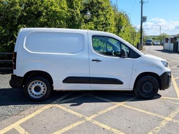 SPOTICAR Peugeot Partner 1.5 Bluehdi 1000 Professional Premium + Standard P Used Car - Commercial Vehicle Diesel White - County Antrim - 1200605071_4