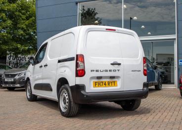 SPOTICAR Peugeot Partner 1.5 Bluehdi 1000 Professional Standard Panel Van S Used Car - Commercial Vehicle Diesel White - Aldershot - 1200612226_5