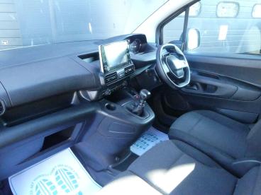 SPOTICAR Peugeot Partner 1.5 Bluehdi 1000 Professional Premium + Standard P Used Car - Commercial Vehicle Diesel White - Devizes - 1200612353_2
