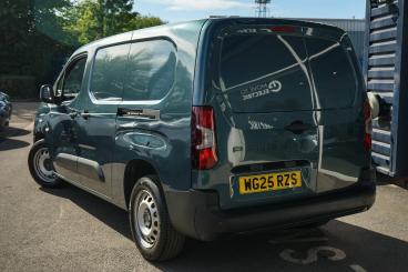 SPOTICAR Peugeot Partner 1.5 Bluehdi 850 Professional Long Crew Van Lwb Eur Used Car - Commercial Vehicle Diesel Blue - Leamington - 1200613065_2