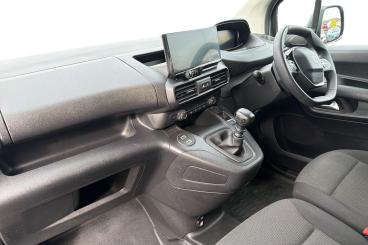 SPOTICAR Peugeot Partner 1.5 Bluehdi 1000 Professional Standard Panel Van S Used Car - Commercial Vehicle Diesel White - Basildon - 1200637420_2